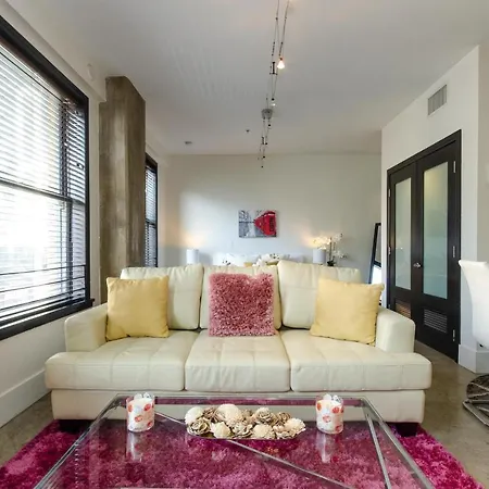 Modern Loft With Rooftop Lounge In Dtla Apartment
